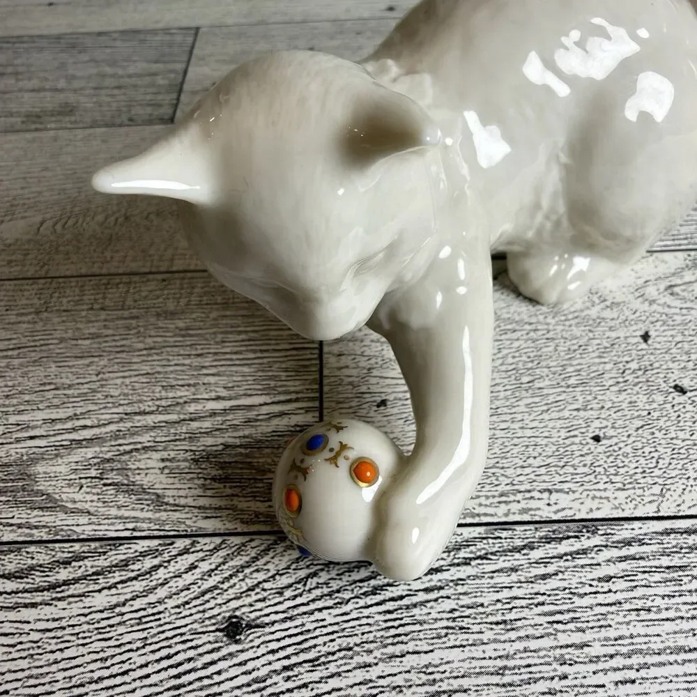 Lenox 1991 China Crown Jewels Cat Figurine Ivory Kitten Playing With Ball Estate